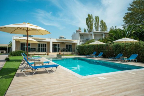 Nancy's budget villa with pool & Jacuzzi by 